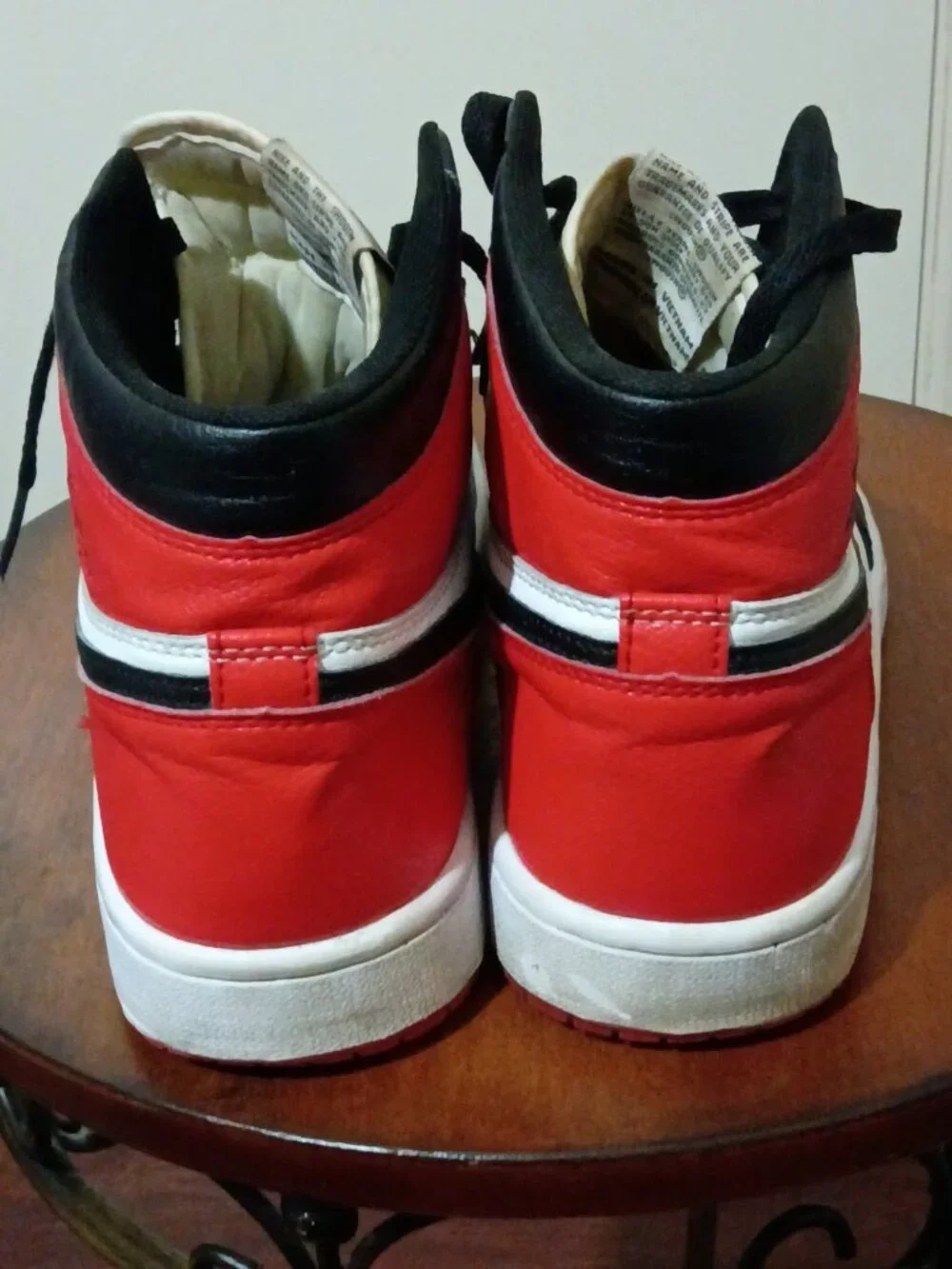 Nike Air Jordan 1 Retro High 2016 OG Black White Red 575441 125. Size 10 Men's